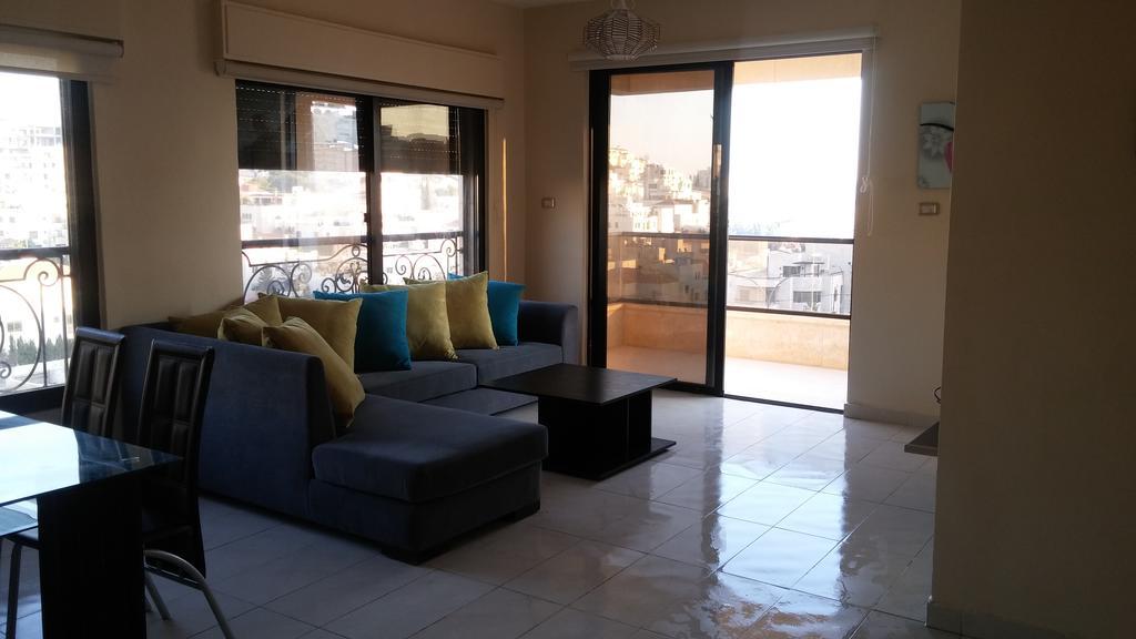 Cozy Dair Ghbar Apartment Amman Extérieur photo